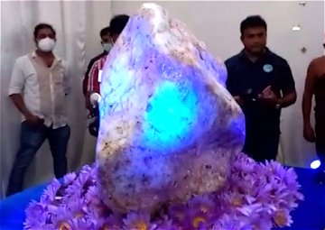 Самый большой сапфир в мире найден на Шри-Ланке
